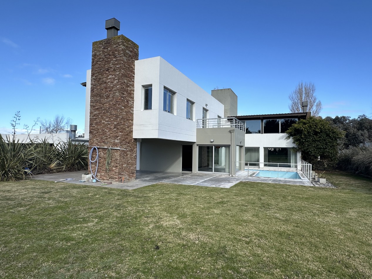 Casa en alquiler en Barrio Rumenco 