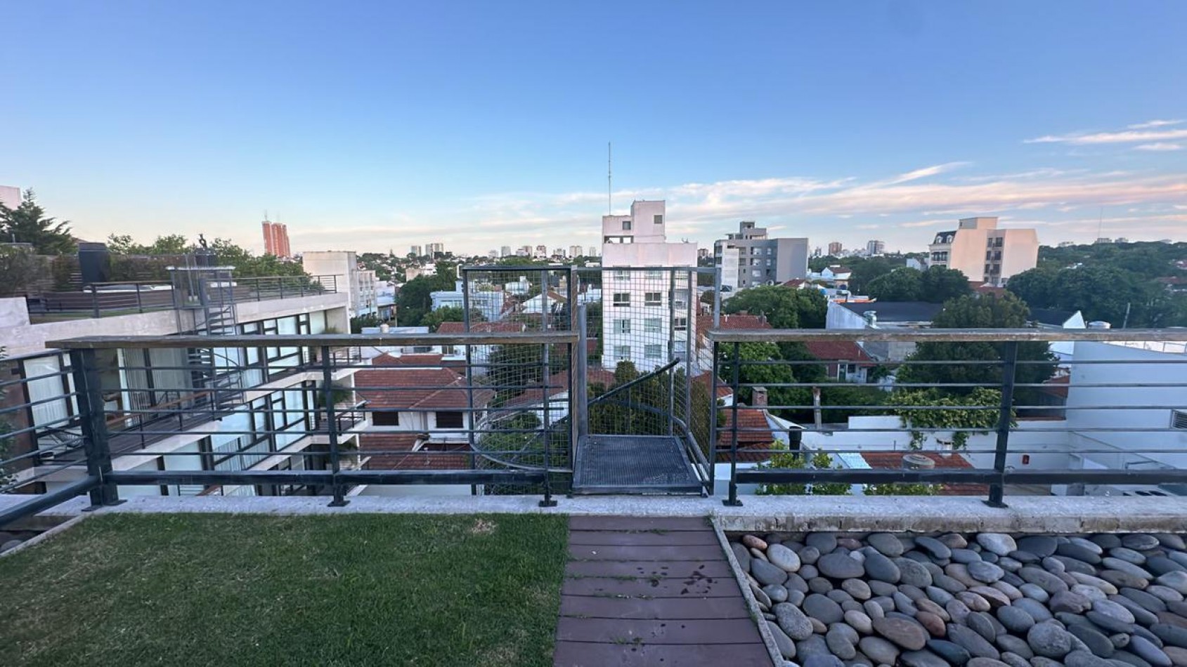 Departamento con terraza privada en zona Guemes