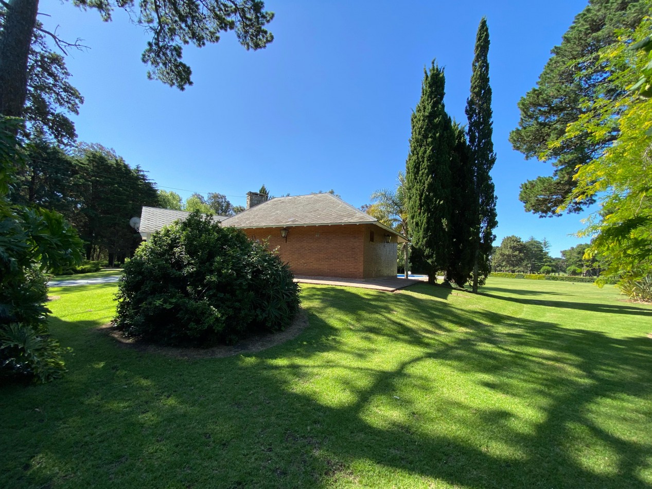 Casa quinta en venta barrio Golf Los Acantilados