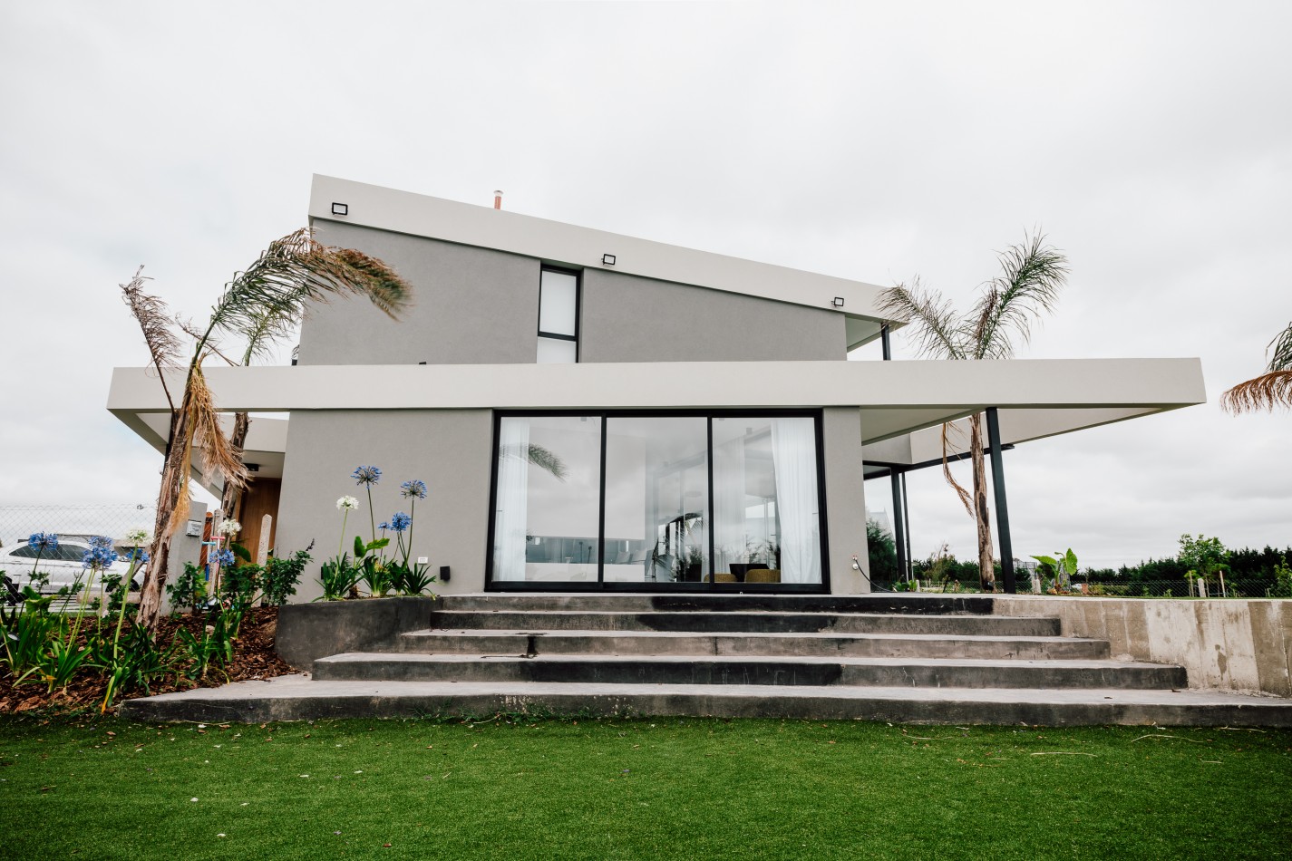 Moderna casa en barrio privado Casonas del Haras