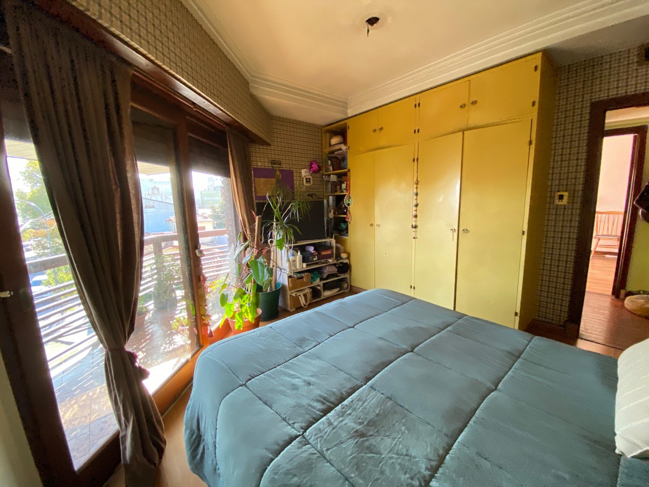 Departamento con local en venta zona Chauvin