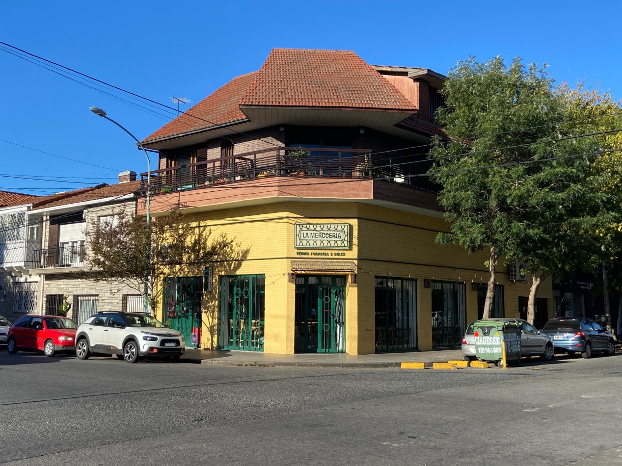Departamento con local en venta zona Chauvin