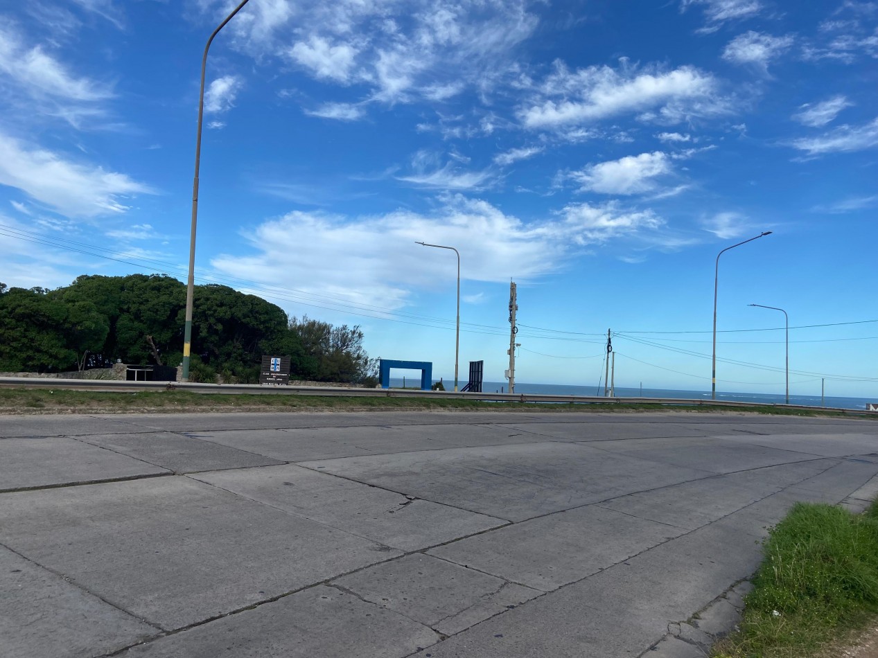 Lote en venta frente a la playa