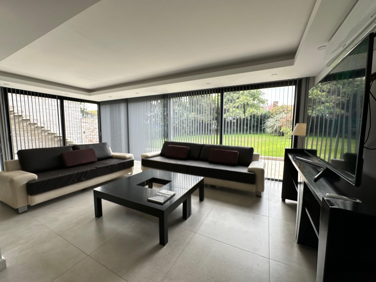 Increible Casa en Barrio Parque Luro