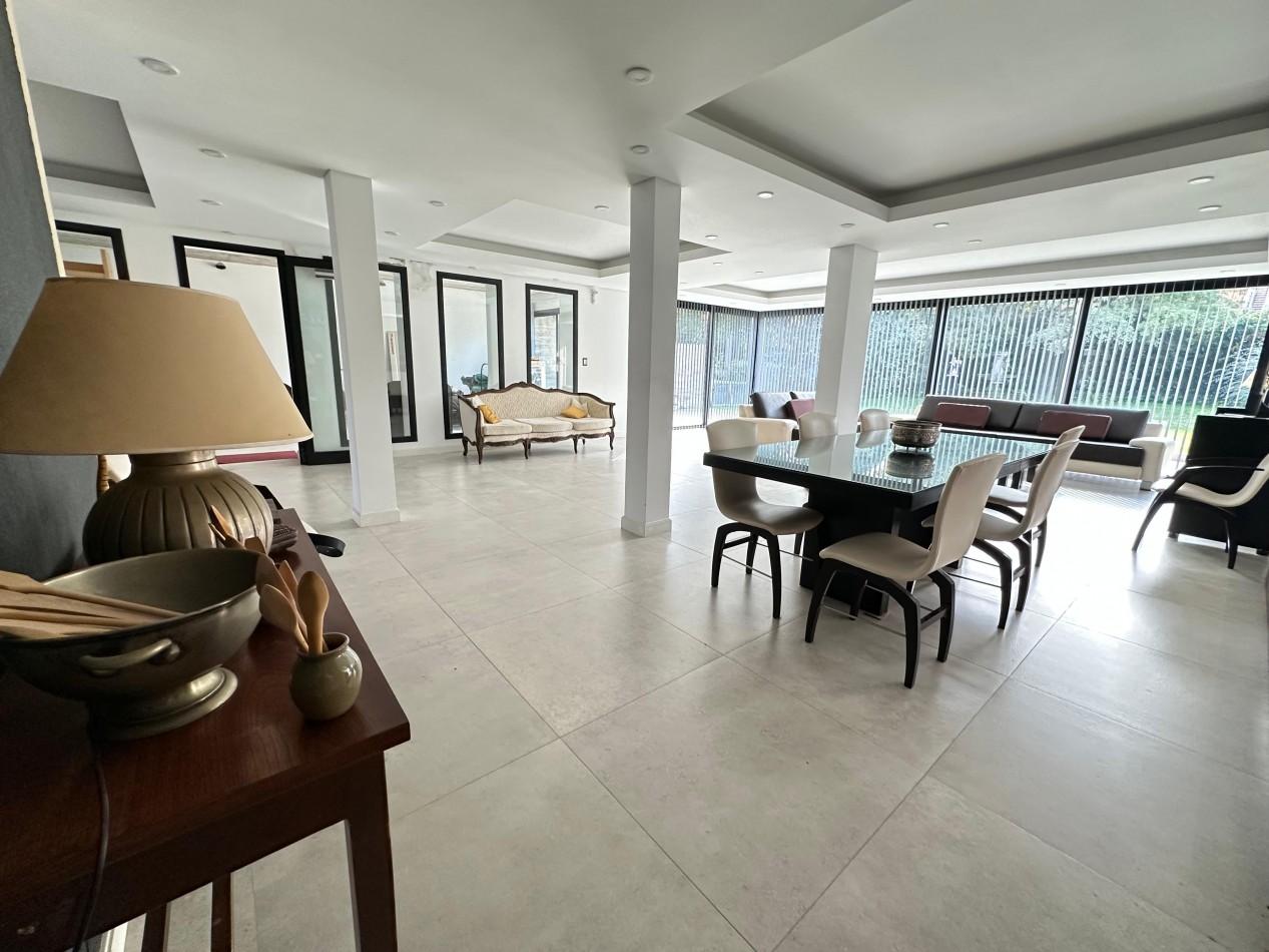 Increible Casa en Barrio Parque Luro