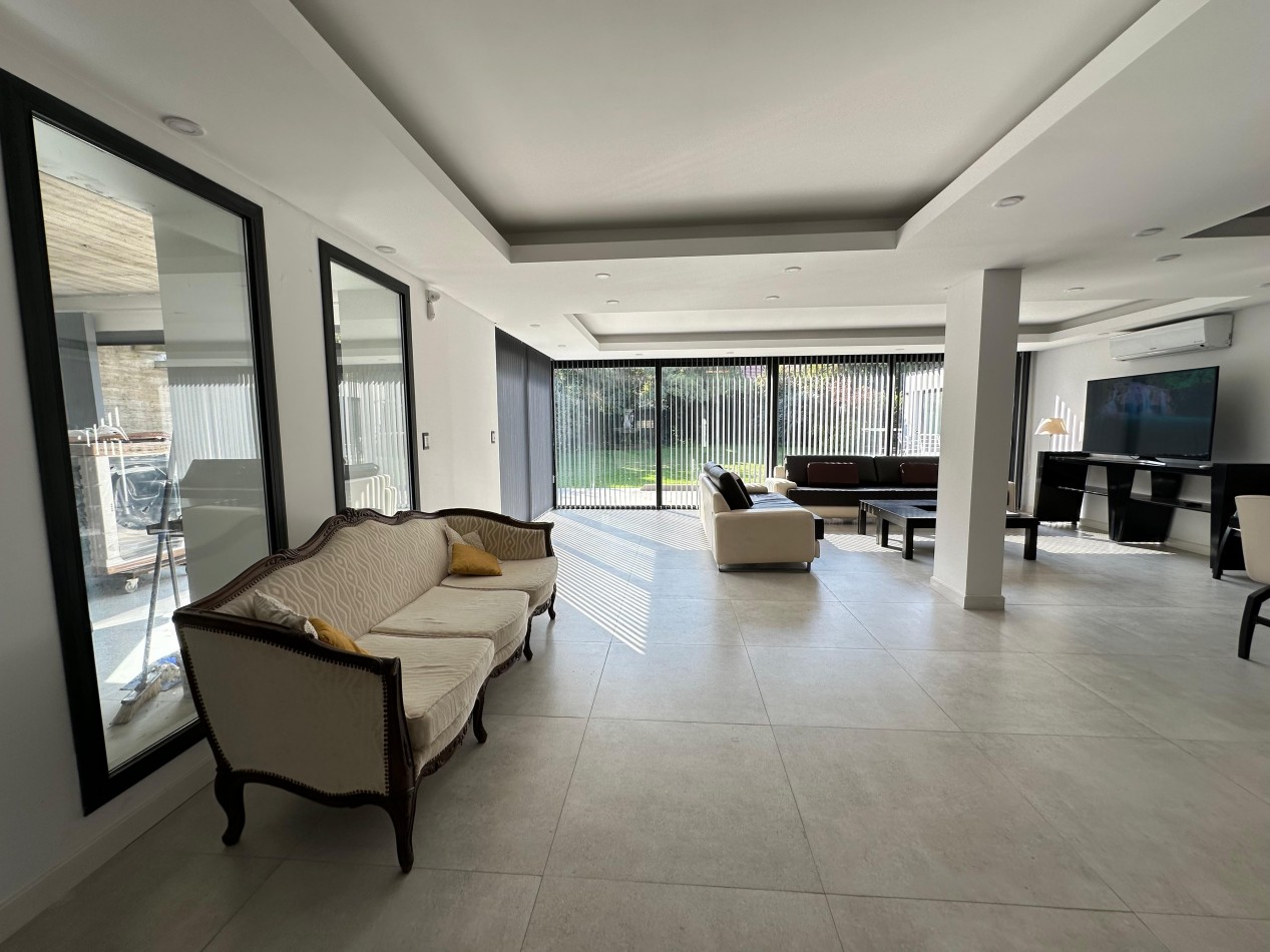 Increible Casa en Barrio Parque Luro