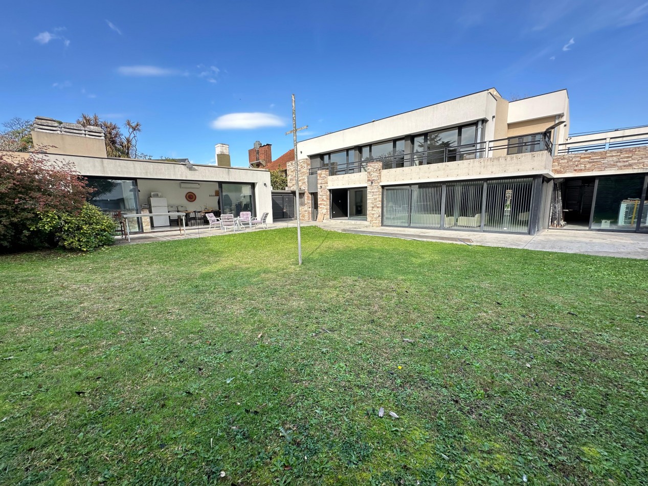 Increible Casa en Barrio Parque Luro