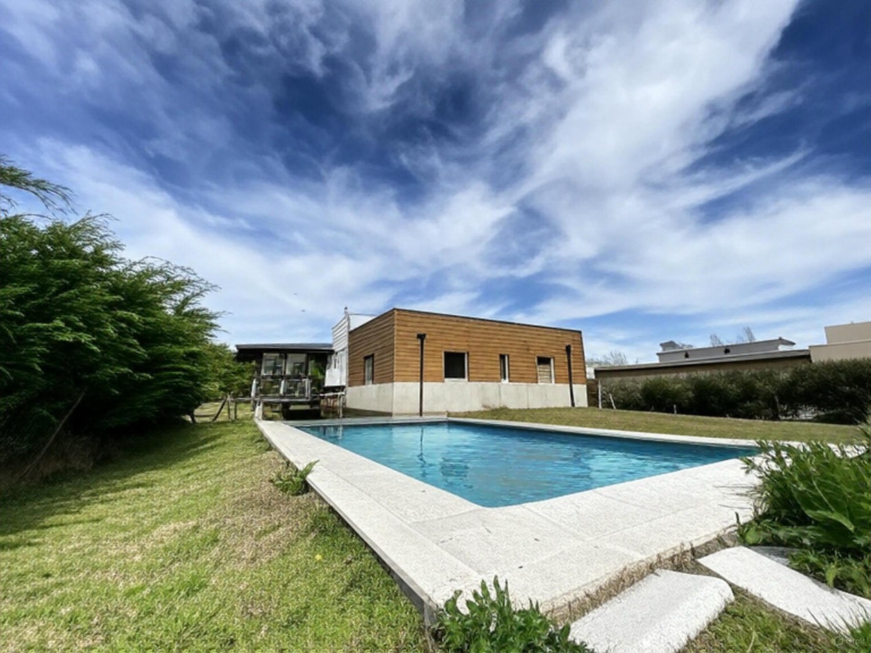 Casa en venta barrio privado Rumenco 