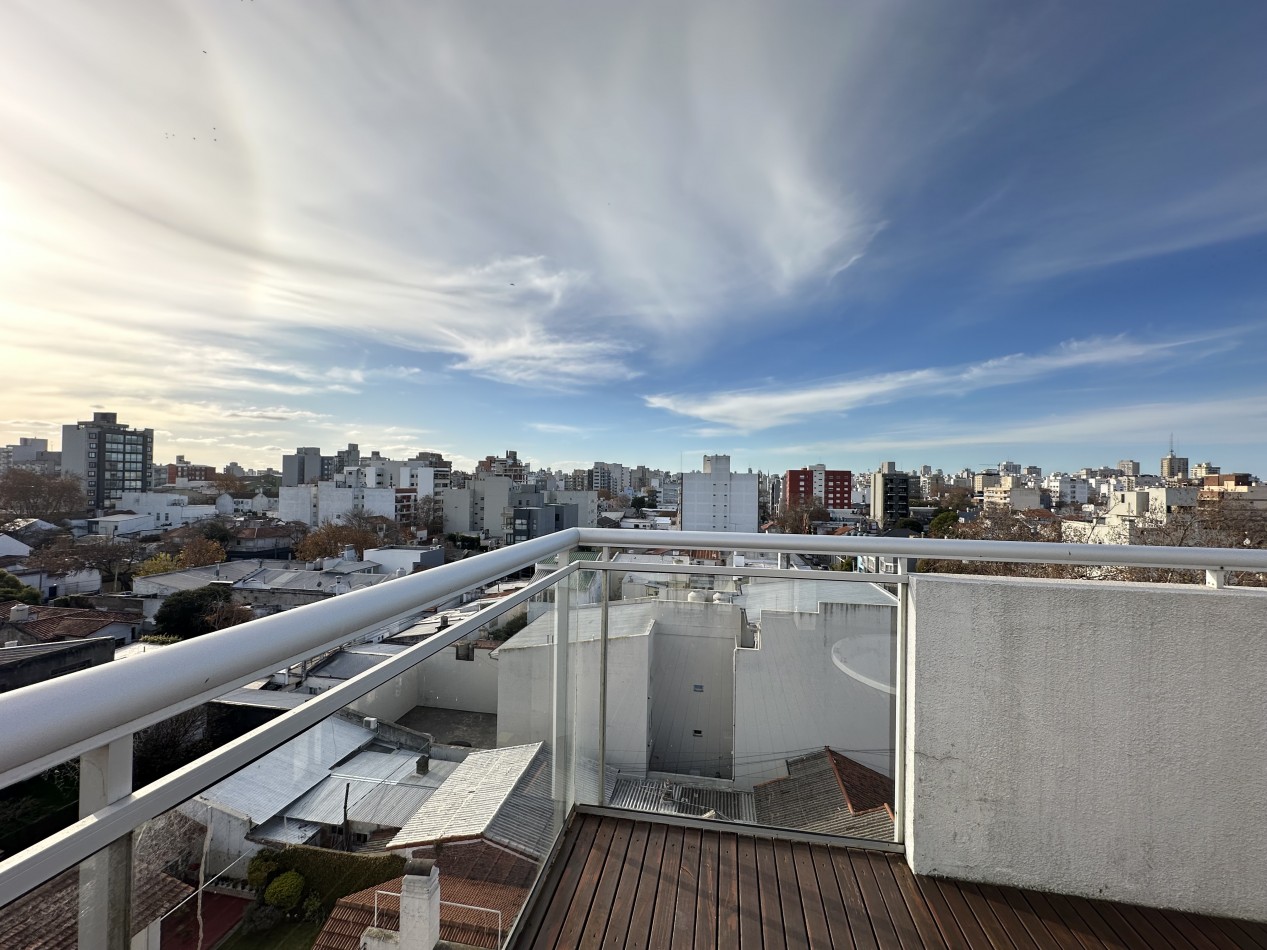 Departamento con terraza propia barrio Chauvin