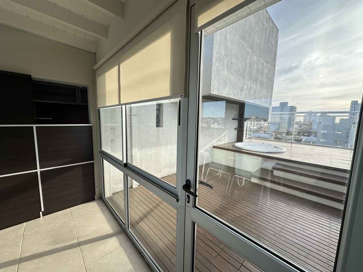 Departamento con terraza propia barrio Chauvin