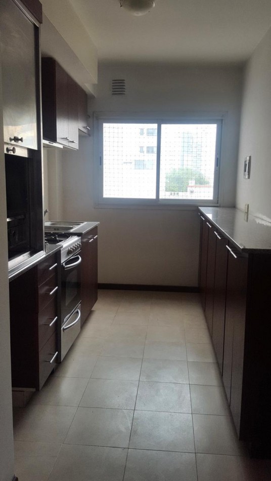 Departamento de 3 ambientes zona Plaza Mitre