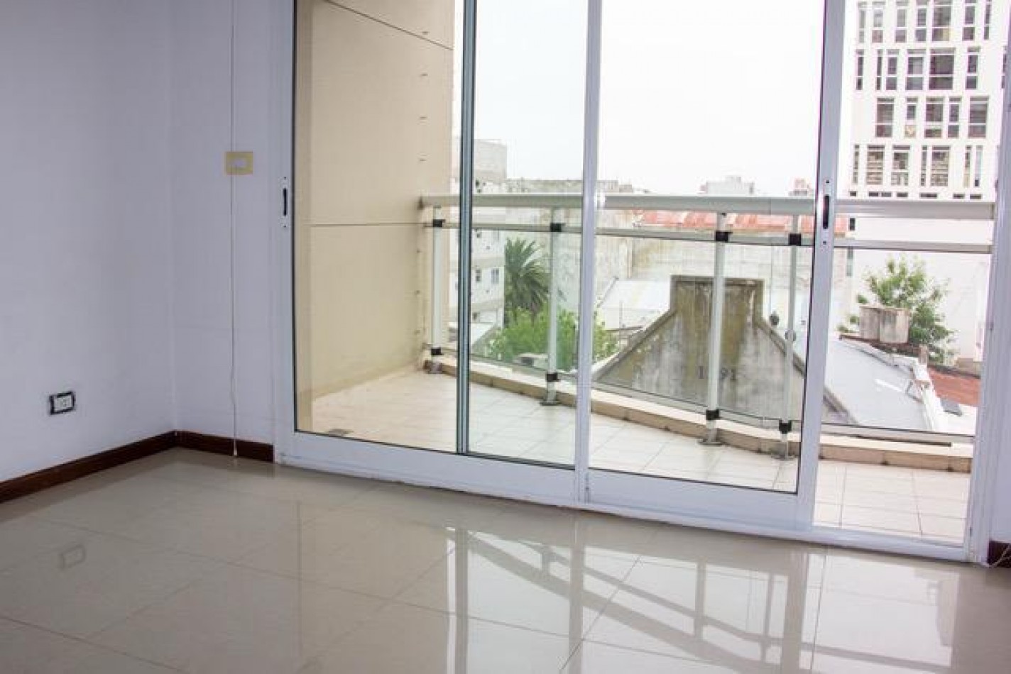 Departamento de 3 ambientes zona Plaza Mitre