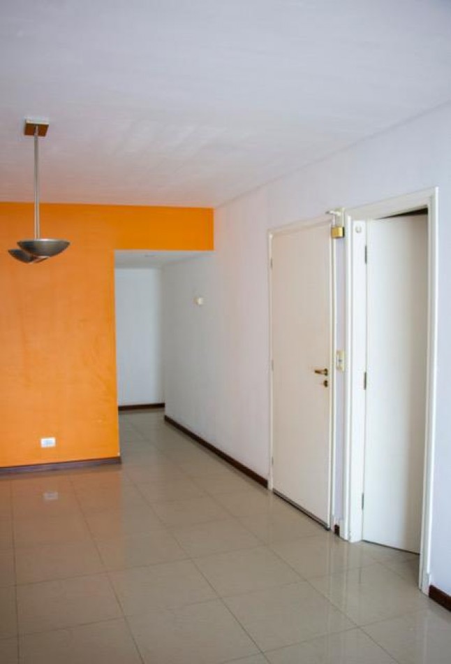 Departamento de 3 ambientes zona Plaza Mitre
