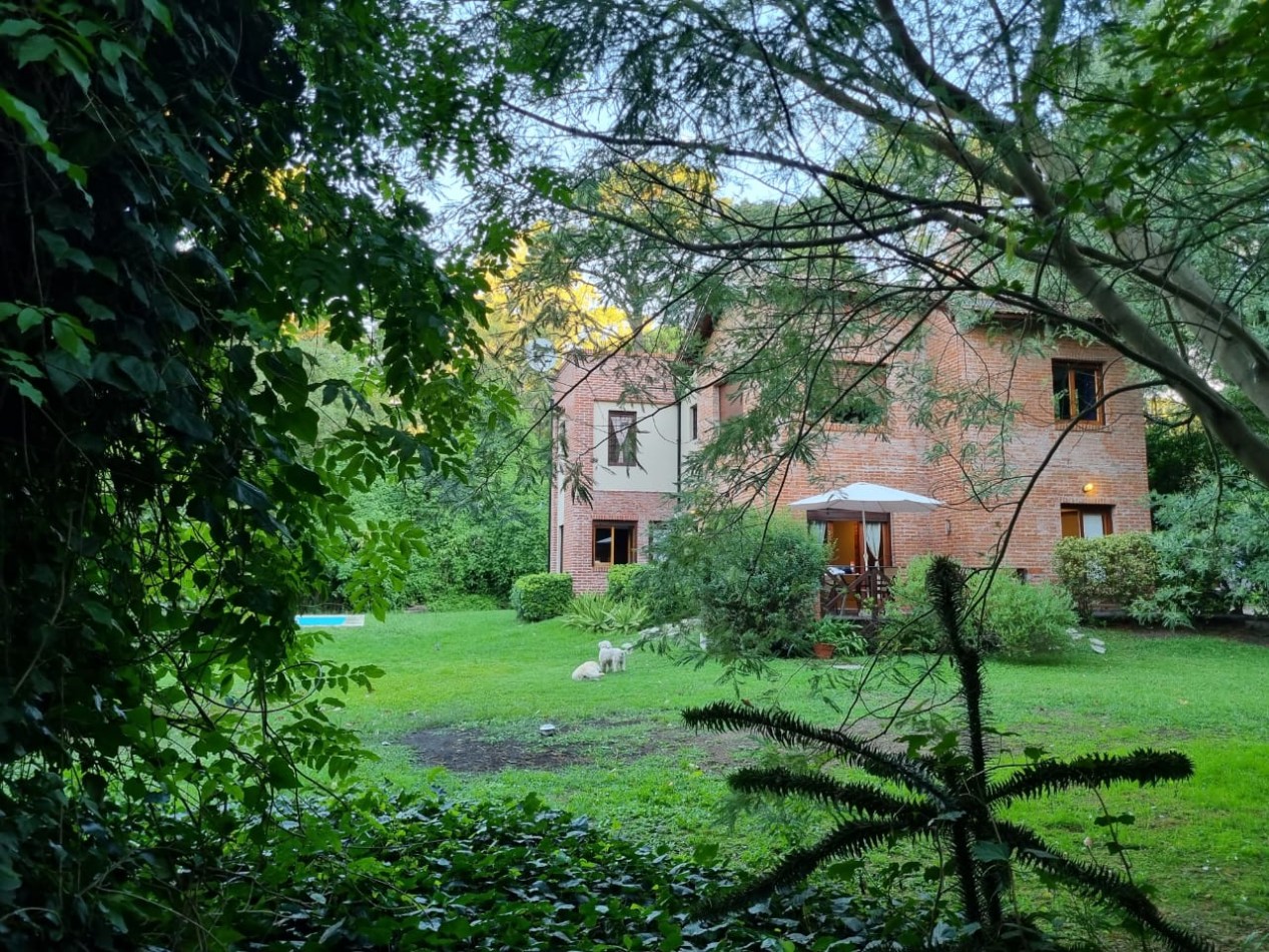 Casa en alquiler temporario en el Bosque.
