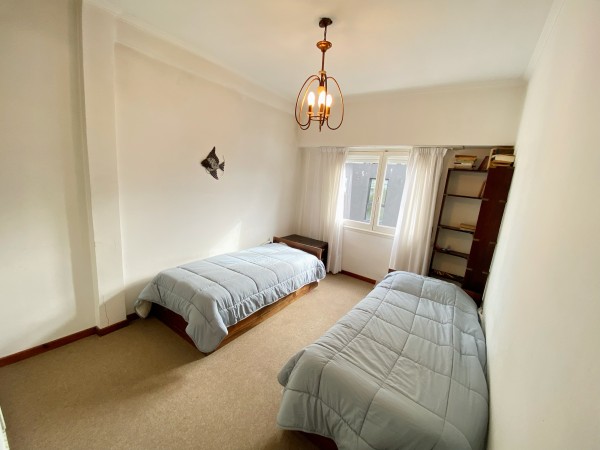Departamento de 4 ambientes en venta Playa Grande