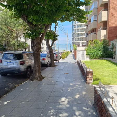 Departamento de 4 ambientes en venta Playa Grande