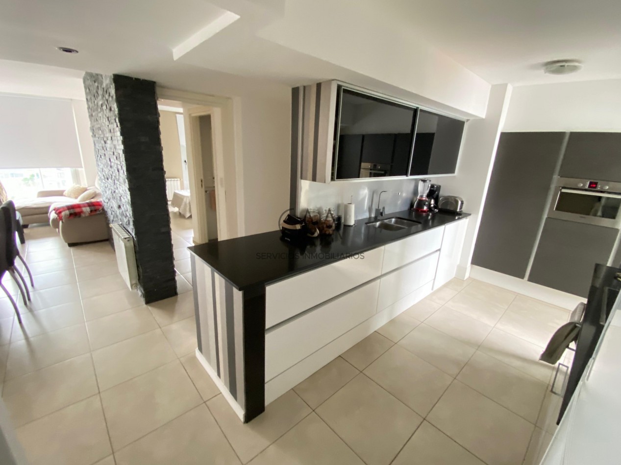 Semi-Piso de 4 ambientes con vista al mar