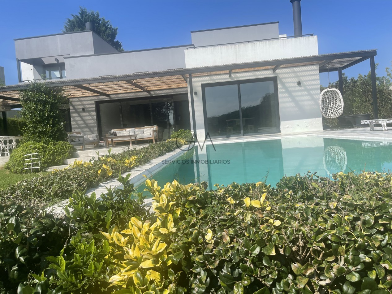 Casa en Venta Barrio Privado Rumenco