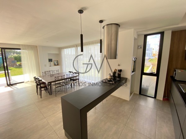 Casa  en alquiler