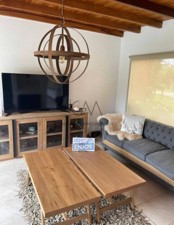 Casa en barrio Acantilados