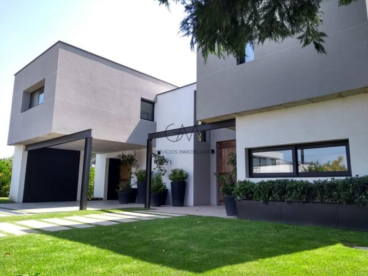 Casa en Venta Barrio Privado Rumenco
