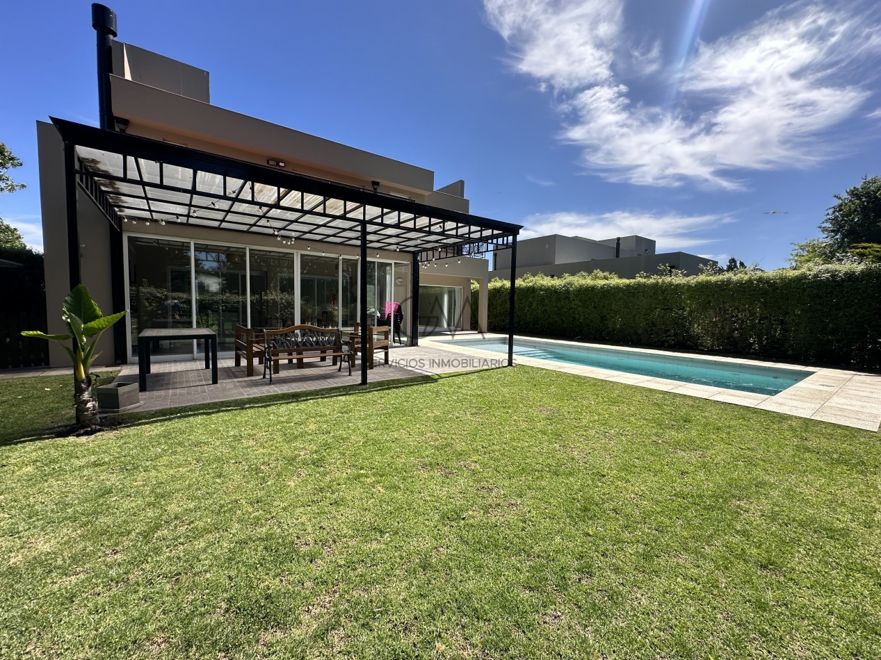 Casa en alquiler en Barrio Rumenco