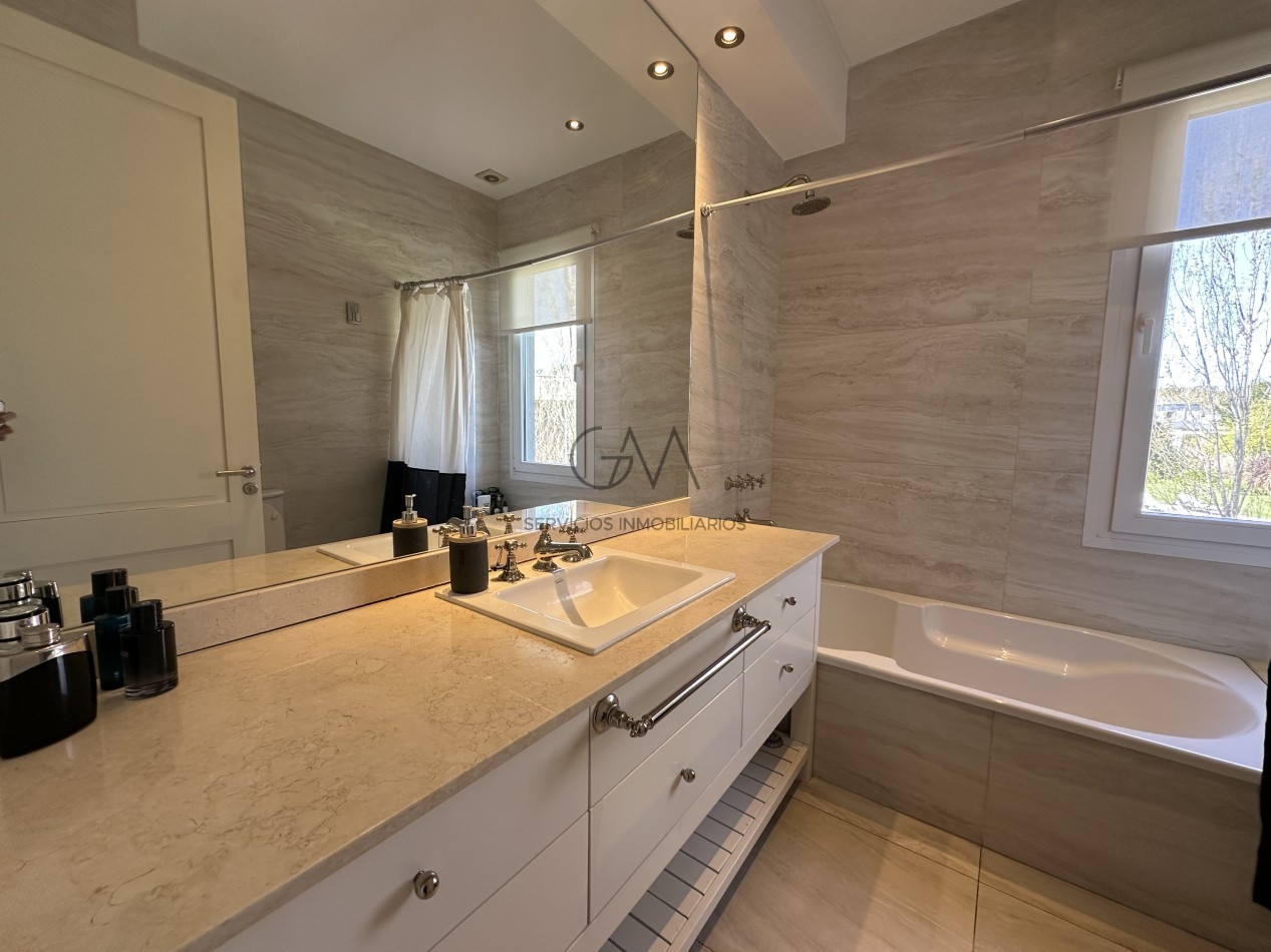 Casa en Venta Barrio Privado Rumenco