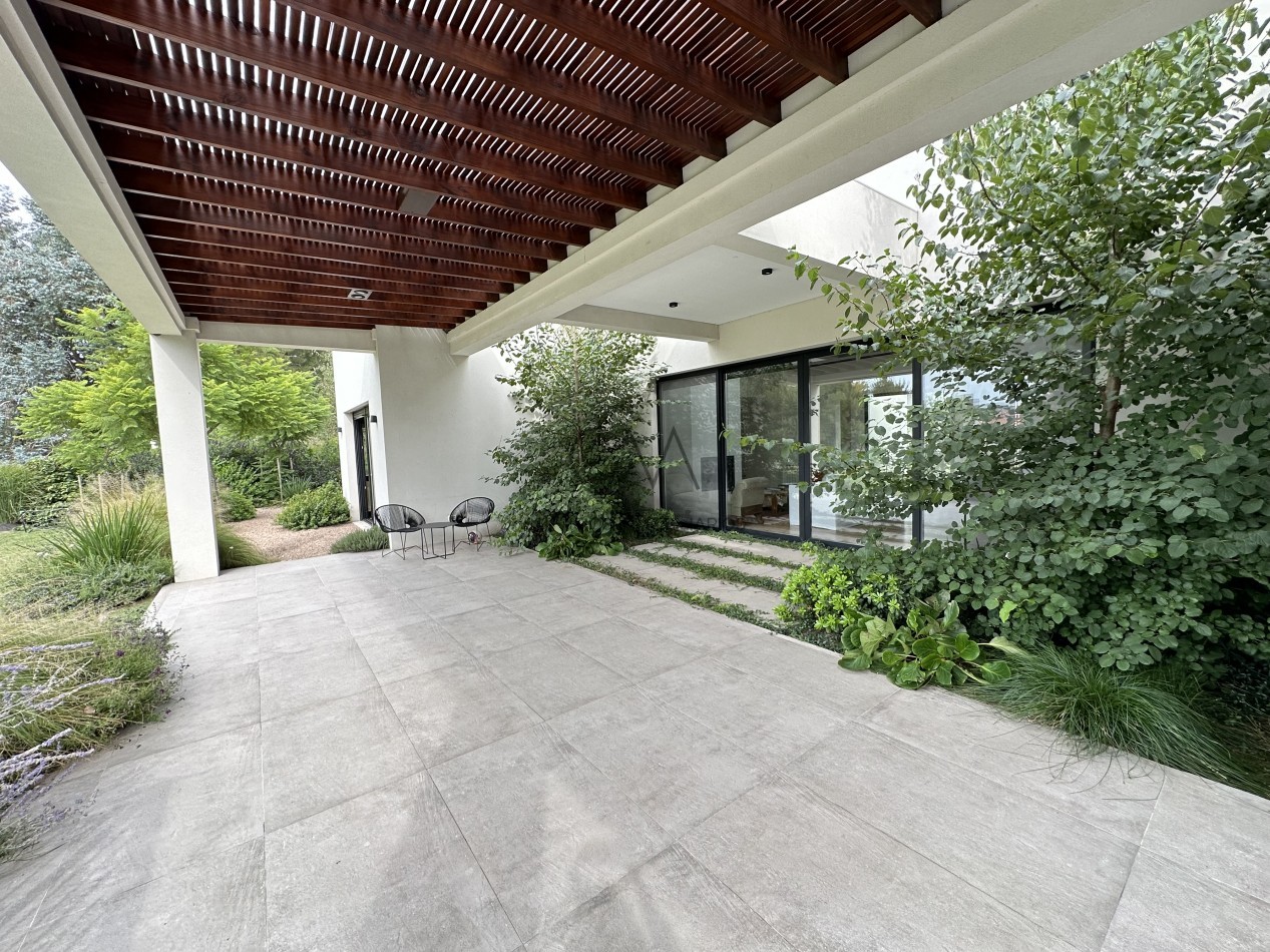 Casa de 5 ambientes en alquiler temporal