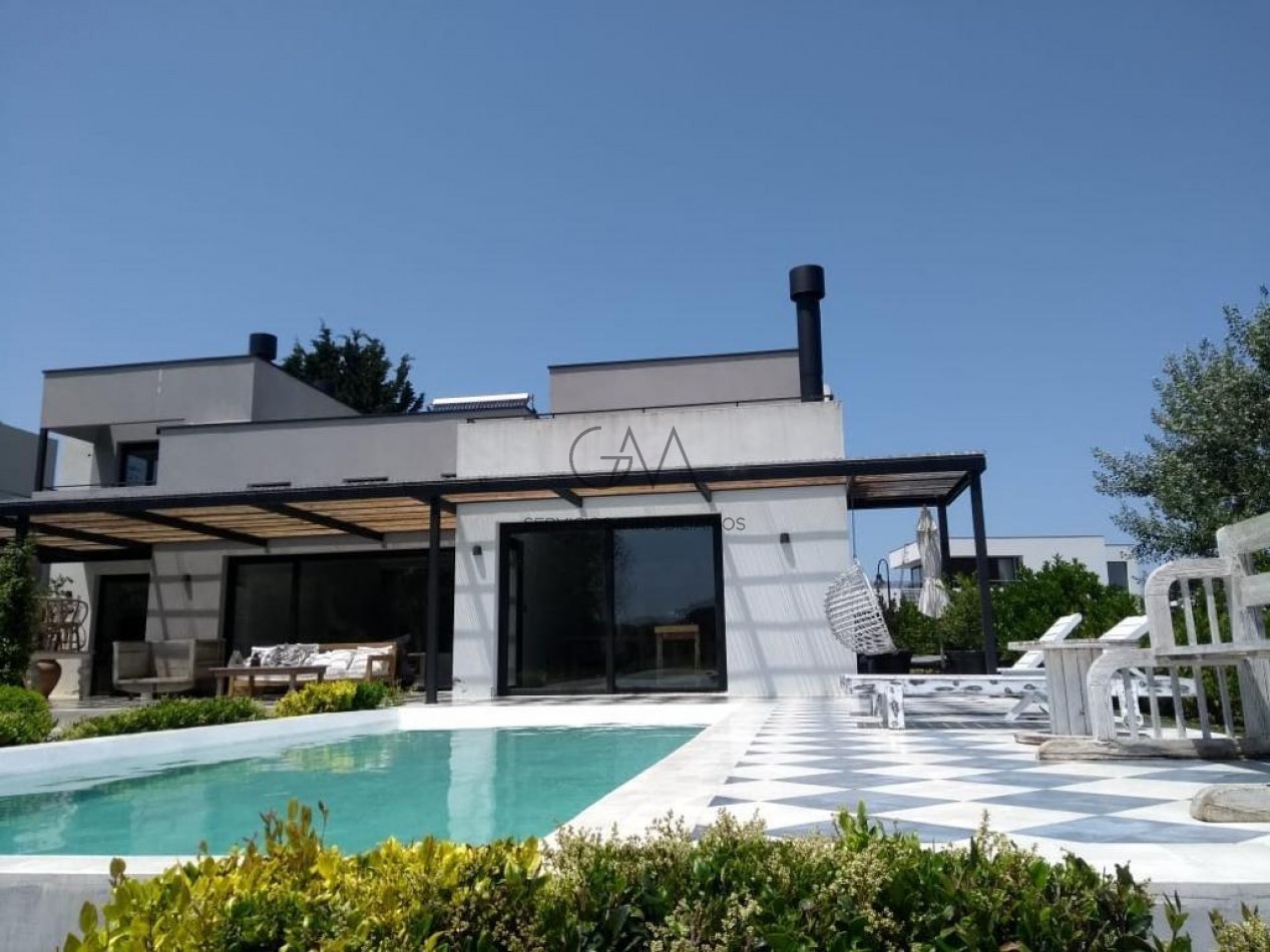 Casa en Venta Barrio Privado Rumenco