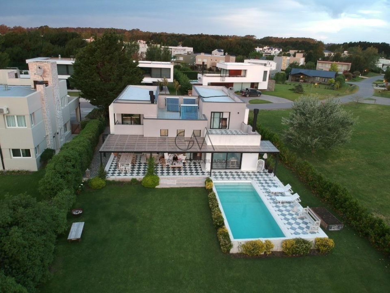 Casa en Venta Barrio Privado Rumenco