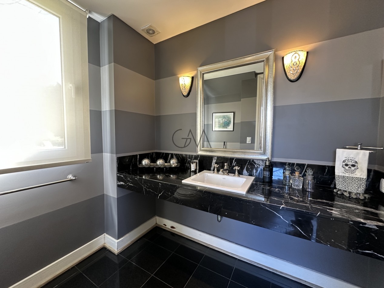 Casa en Venta Barrio Privado Rumenco