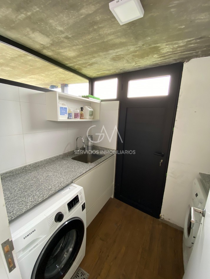 Casa con piscina en barrio privado Rumenco Joven