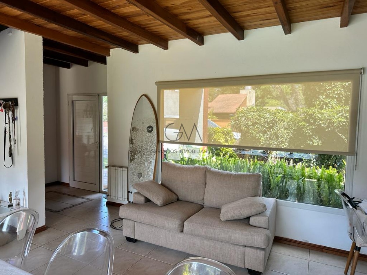 Casa en barrio Acantilados