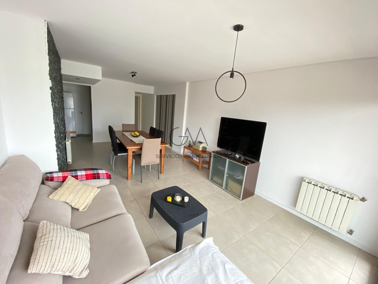 Semi-Piso de 4 ambientes con vista al mar