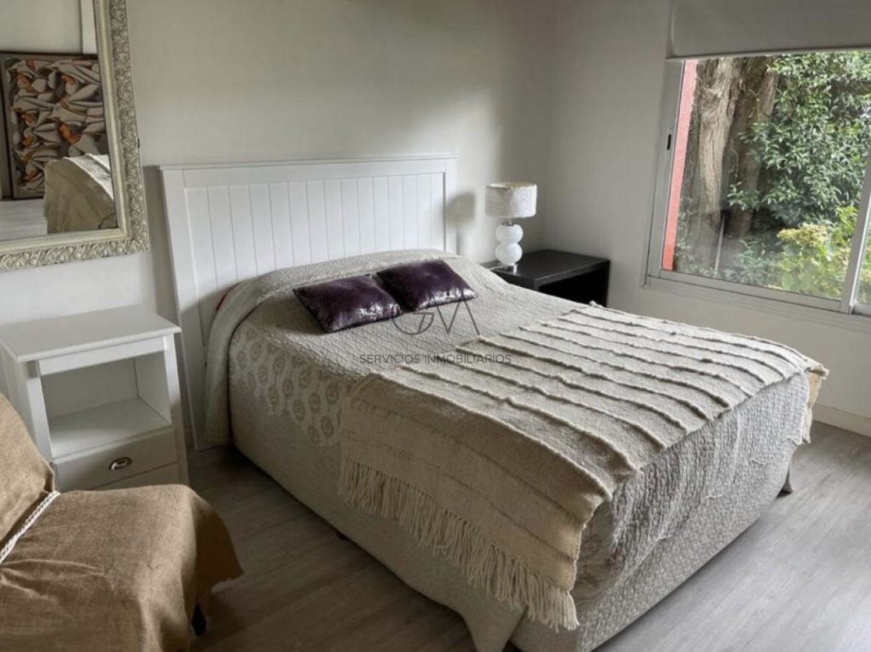 Casa en barrio Acantilados