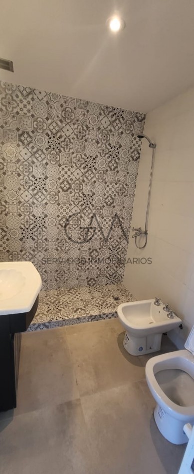 Moderna casa a estrenar en Tierras del Mar.