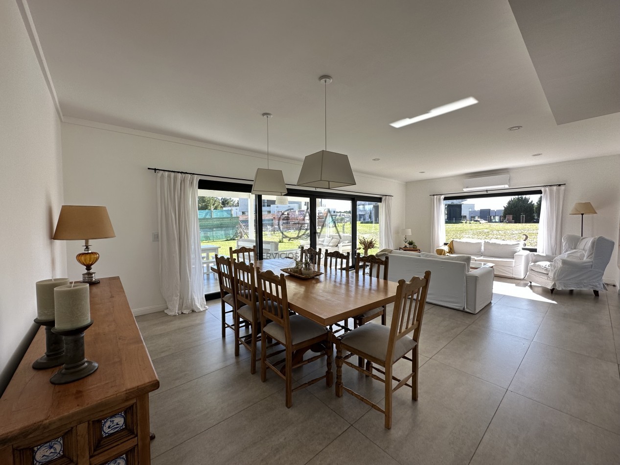 Moderna casa en alquiler temporal