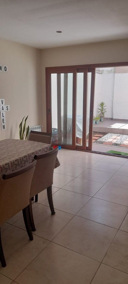 Casa en venta de 4 ambientes