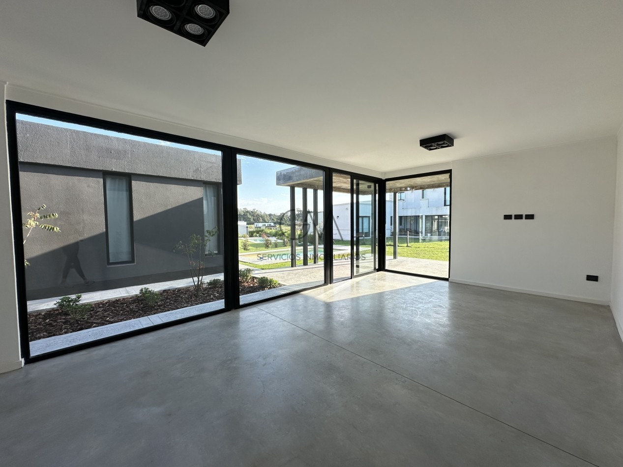 Casa Rumenco joven