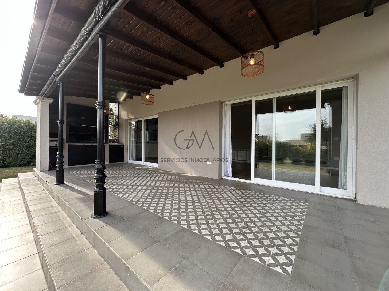 Casa en alquiler en Arenas del Sur 