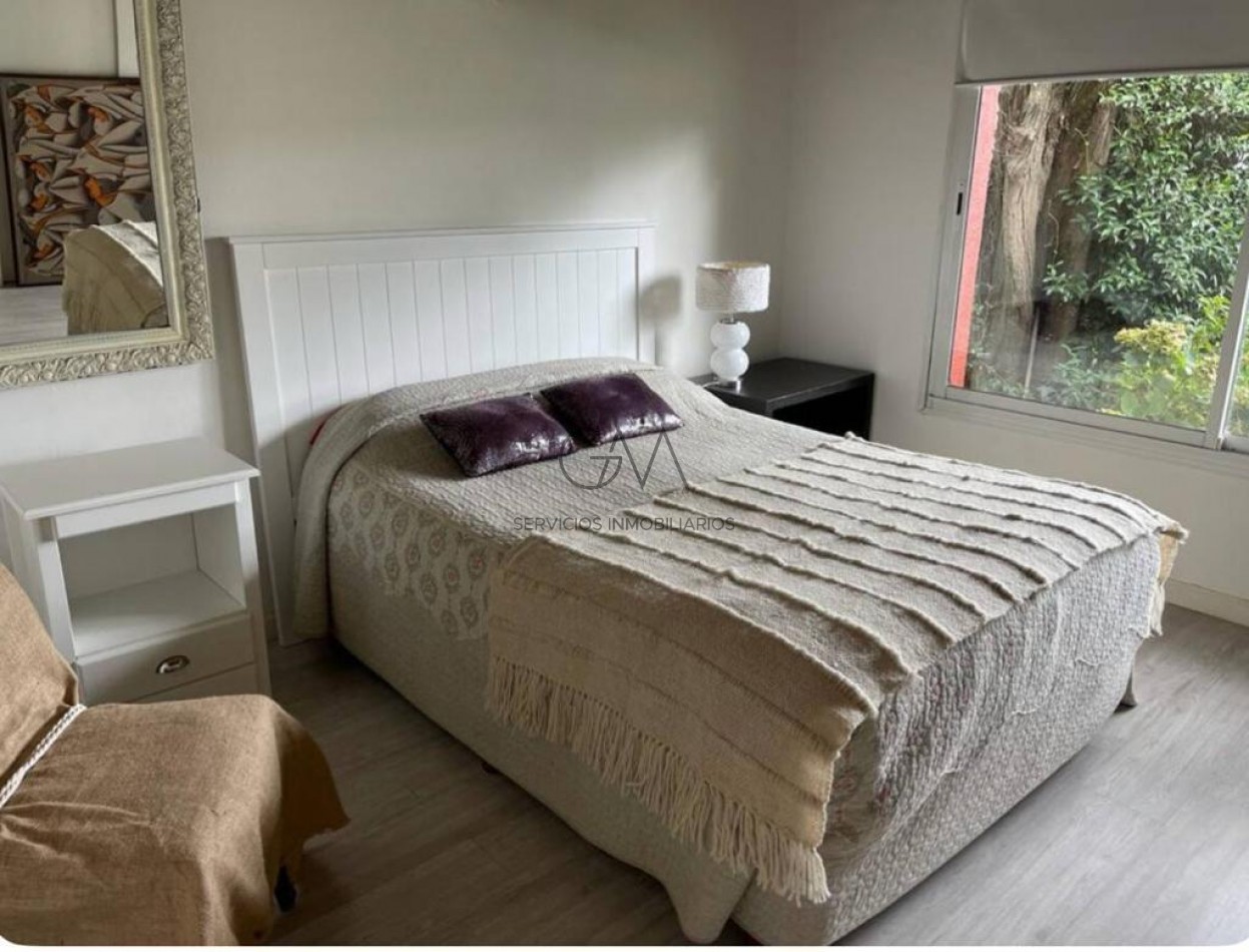 Casa en barrio Acantilados