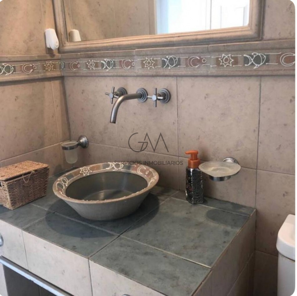 Casa en barrio Acantilados