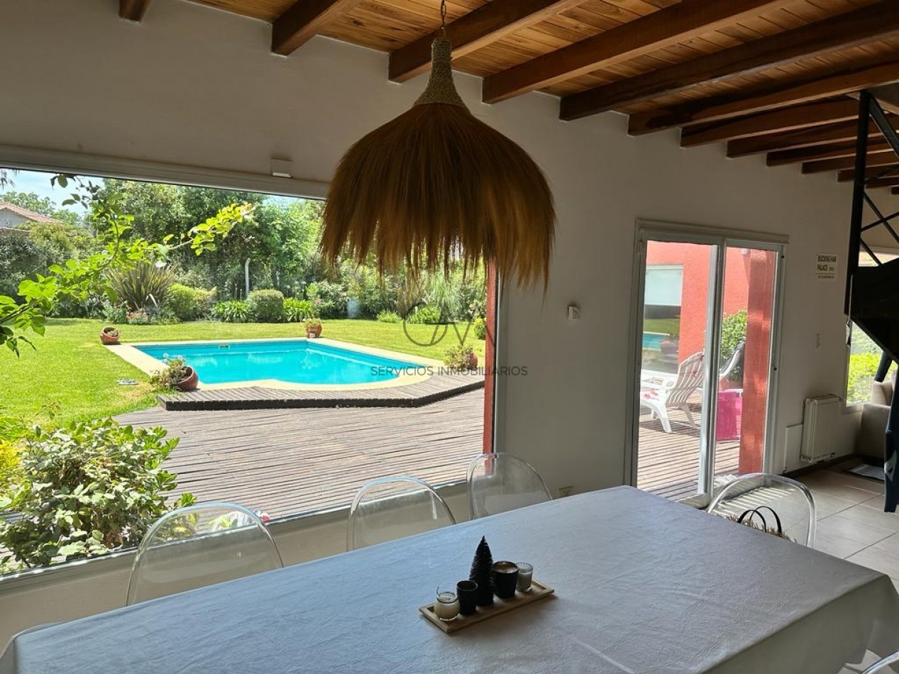 Casa en barrio Acantilados