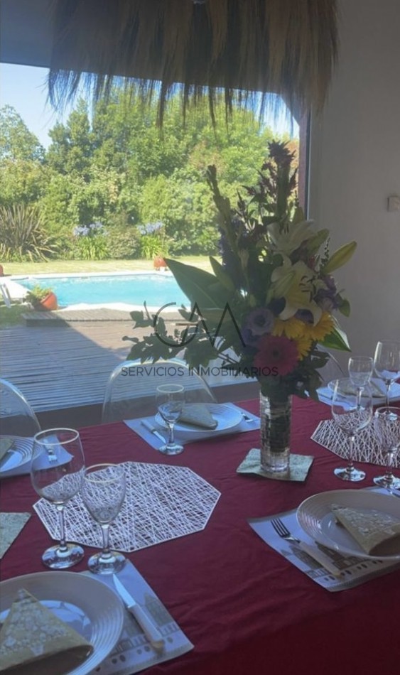 Casa en barrio Acantilados