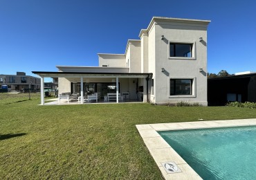 Moderna casa en alquiler temporal