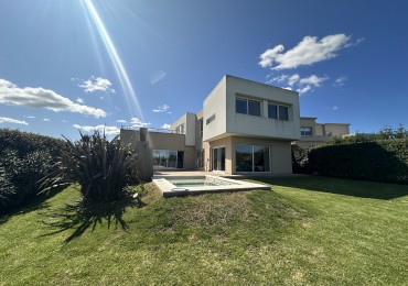 Casa en alquiler temporario en barrio Arenas del Sur