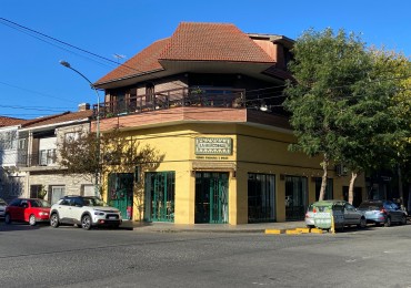 Departamento con local en venta zona Chauvin