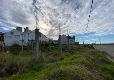 Lote en venta frente a la playa