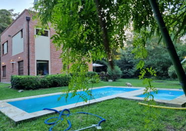 Casa en alquiler temporario en el Bosque.